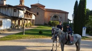 A caballo en el Santuario de la Virgen de Chilla